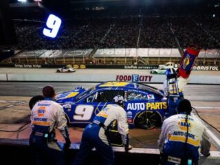 Chase Elliott's No. 9 team named 2025 Most Valuable Pit Crew in NASCAR playoffs