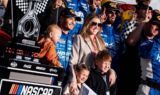 Larson earns back-to-back wins at Las Vegas